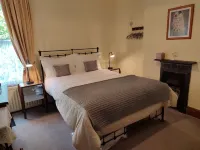 Anton Guest House Bed and Breakfast - parking