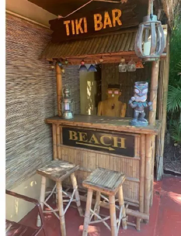 Captin' Joe's Tropical Palm Beach Hot Tub Hideaway