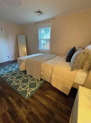 Cheerful 2-bedroom Edenton bungalow getaway