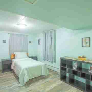 Semi-basement 2-bedroom apartment with AC in Fairbanks Rooms