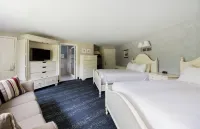 Blue Rock Resort