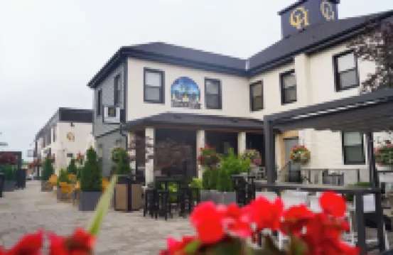 Colonial Hotel & Suites
