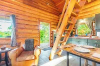Penn Cove Overlook by AvantStay Cabin w Views