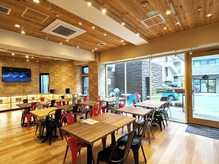 Hiroshima Peace Hotel - Hostel