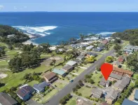 Relaxed Coastal Townhouse with Ocean Views.