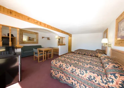 North Country Inn & Suites Hotels near Raging Rivers Waterpark