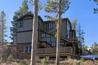 Kirkwood Mountainside Cottage with Deck, Walk to Lifts!