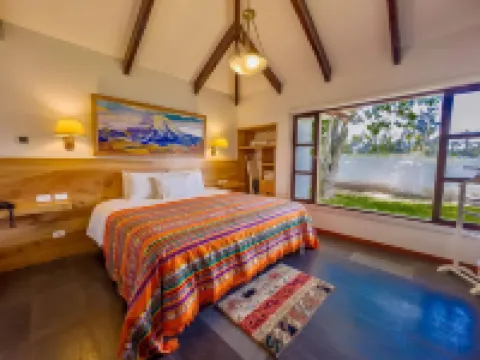 ซาน โฮเซ เด ปูเอมโบ กีโต แอร์พอร์ต, แอน แอสเซนด์ คอลเลกชั่น โรงแรม