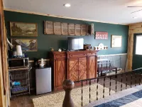 The Lazy Ass Ranch. The Field and Stream Room. Very pet-friendly. Tempur-Pedic.