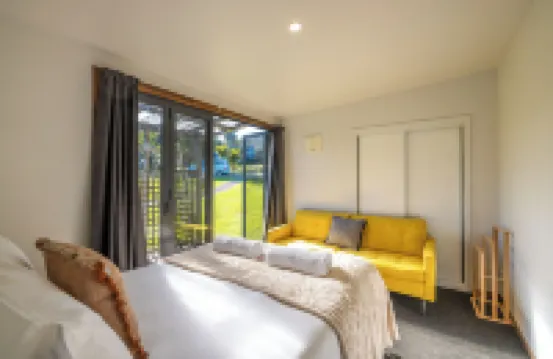 Harvest Cottage Onetangi Hotels near Waiheke Island