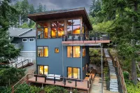 Modern Summit Lake Escape - Spacious Deck w/ View! - Balkoner