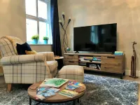 Cosy townhouse in heart of Pembroke. Sleeps 4, pet-friendly!