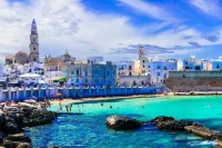 Villa Giorgia, with large garden 50 meters from the beautiful sea of Savelletri.