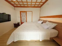 Wiyeonjae Hanok Stay Hotels near Cheonmachong