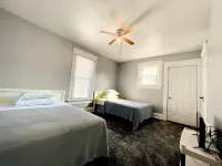 Spacious 4-bedroom house with AC, WiFi in  Mansfield Hotels in der Nähe von Kingwood Center Gardens