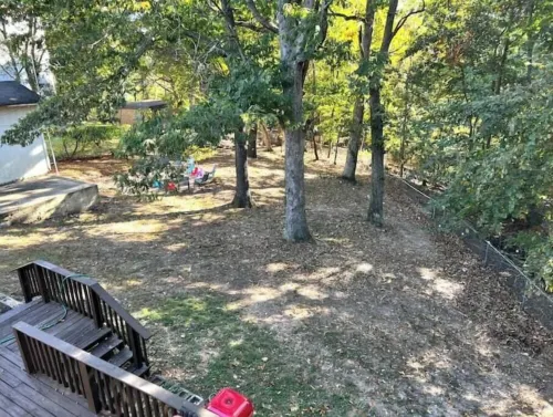 5 BR House w/Boat Parking .5m to Marina. Game room. Outside fire pit.