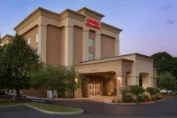 Hampton Inn & Suites Greenfield - parking