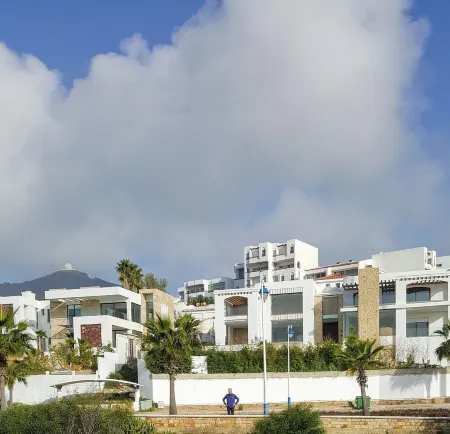 PROM SEPT / Refined apartment in front of Club Med near Cabo Negro beach Отели рядом с достопримечательностью «Plage de Cabo Negro»