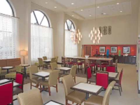 ハンプトン  イン スケネクタディ ダウンタウン スケネクタディのホテル