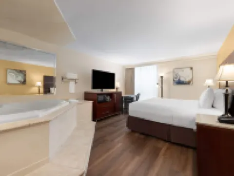 小石城温德姆河濱酒店 北小石城酒店