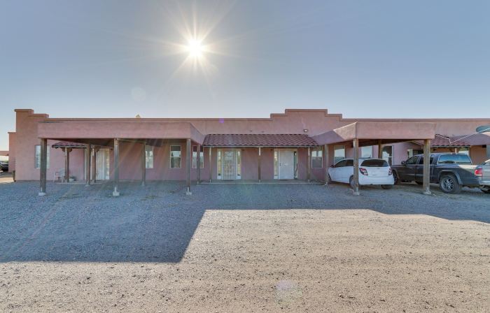 Eloy Retreat w/ Pool Access + Central A/C!