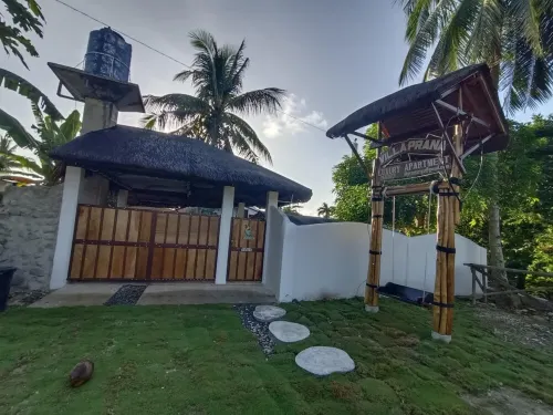 Affordable Private Cabin with access to spectacular 3rd story rooftop beach view Hotels in Burgos