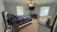Spacious and quiet lakehouse with dock on Lake Hartwell