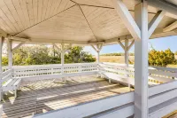 Marsh View Treehouse Retreat on Fripp Island