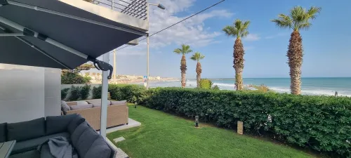 LUXURIOUS VILLA WITH POOL FACING THE SEA Hotels in Donnalucata