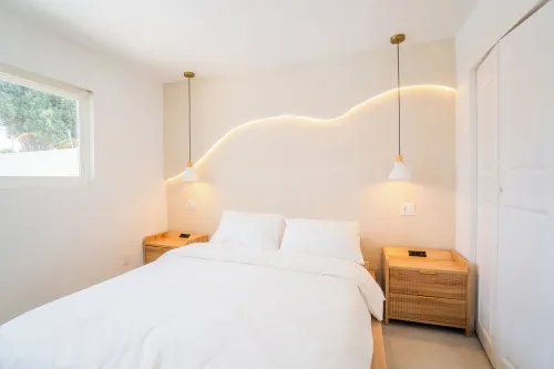 Boutique Pool House, Billiards, arcade, 14mi to Disneyland