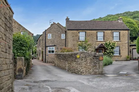 Eyam hikers hideaway.