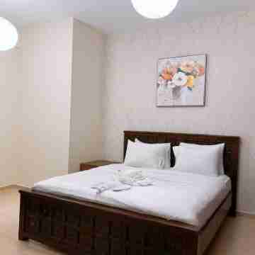 2201 Spacious Modern Family Apartment Rooms