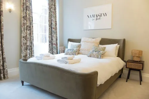 The Ballroom. Recently renovated huge 2 Bed, city centre. Hotel a Lichfield