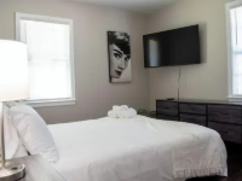 Cozy Retreat Near Airport & Downtown Hotels in Hapeville