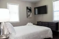 Cozy Retreat Near Airport & Downtown