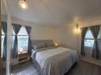 Quiet & Quaint 2 Bedroom 1 Bath with Yard Hotels in Fort Lee