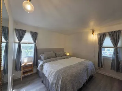 Quiet & Quaint 2 Bedroom 1 Bath with Yard Hotel in zona Fort Lee Historic Park