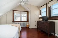 Bright Coastal Apartment in the center of Quaint New England Sea Town