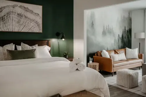 Wildwood Hot Tub + Indoor/Outdoor Pool + Sauna + Game Room Hotels in Oro-Medonte