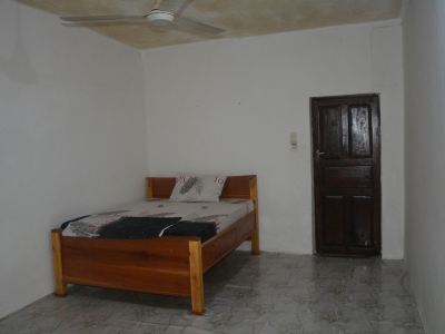 Family-sized apartment-5 mins walk to stone town