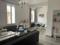 Joli T2 Dans le Centre de Mèze Hotels in Meze