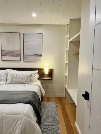 Revitalized Firehouse Retreat in Downtown Shelburne Falls. Walk to Everything!