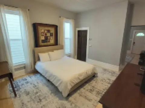 Renovated Apartment with Modern Amenities, Fenced-In Back Yard -Downtown Ashland Hotels in Boyd County