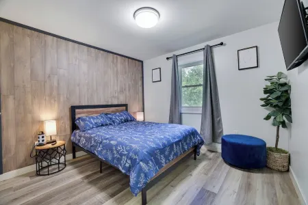 Charming 2-bedroom apartment with WiFi in Tannersville, Minutes from Camelback