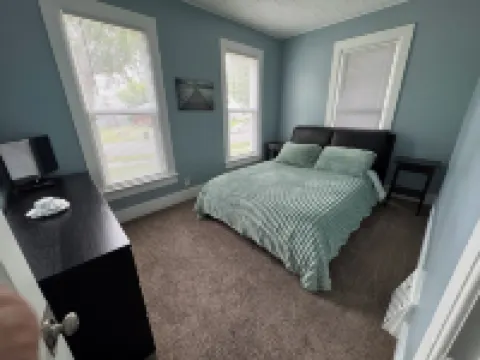 Charming Historic Home with 2 Queen Beds & Backyard in Fulton, IL Hotels in Whiteside County