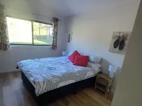 'Infinity Cottage'  - surrounded by orchards, pasture, bush and mountains Hotels in Wingham