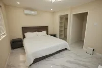 Luxury 6BR Villa w/ Pool, Rooftop Deck & lower level Lounge/ 2 Car garage/AC