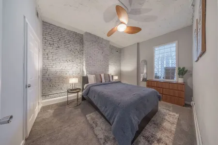 Cincy_Stay_And_Play / K&Q Comfort + Walkable Gem Отели рядом с достопримечательностью «Cincinnati Museum Center at Union Terminal»