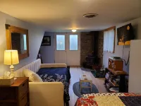 "Pleasant Brook Cottage" near Roxbury Village - Woods, Streams, Wi-fi, sleeps 6 Hotels in Roxbury