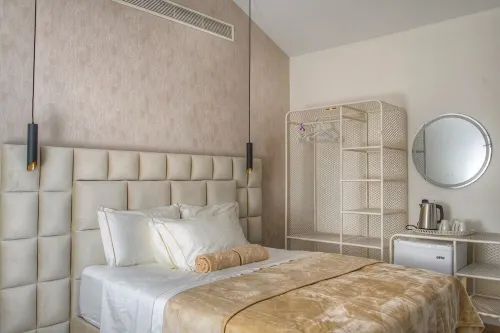 3-Bedroom Villa Oasis by the Sea: Infinity Pool, AC, WiFi & Award-Winning Garden Hotel a Agios Theodoros